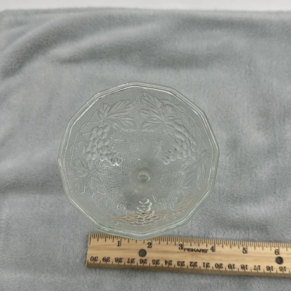 Vintage Wine Goblet Pressed Clear Glass Grapes & Leaves Pattern - Picture 3 of 9